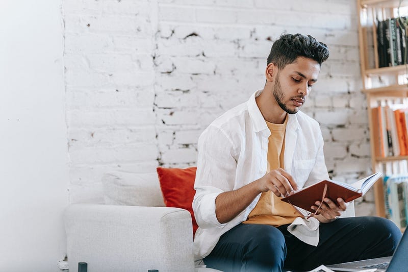 4 Crucial Books to Help You Achieve All-Round Success in Your 20s
