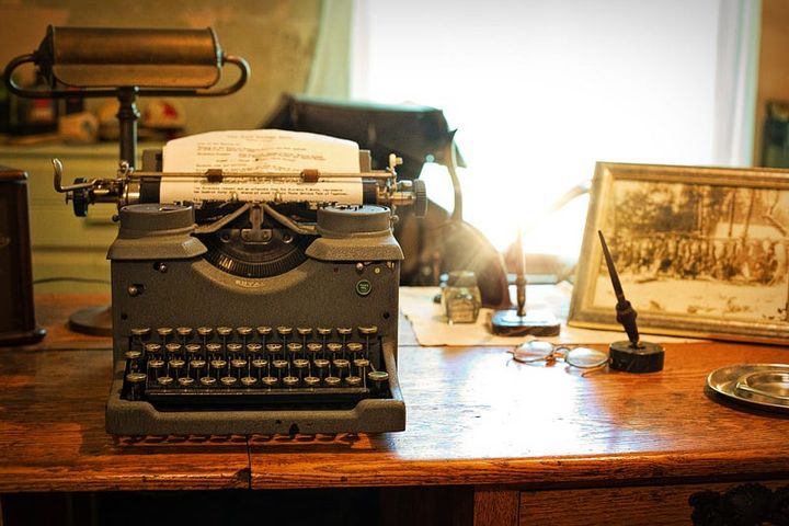 Type writer in a vintage setting